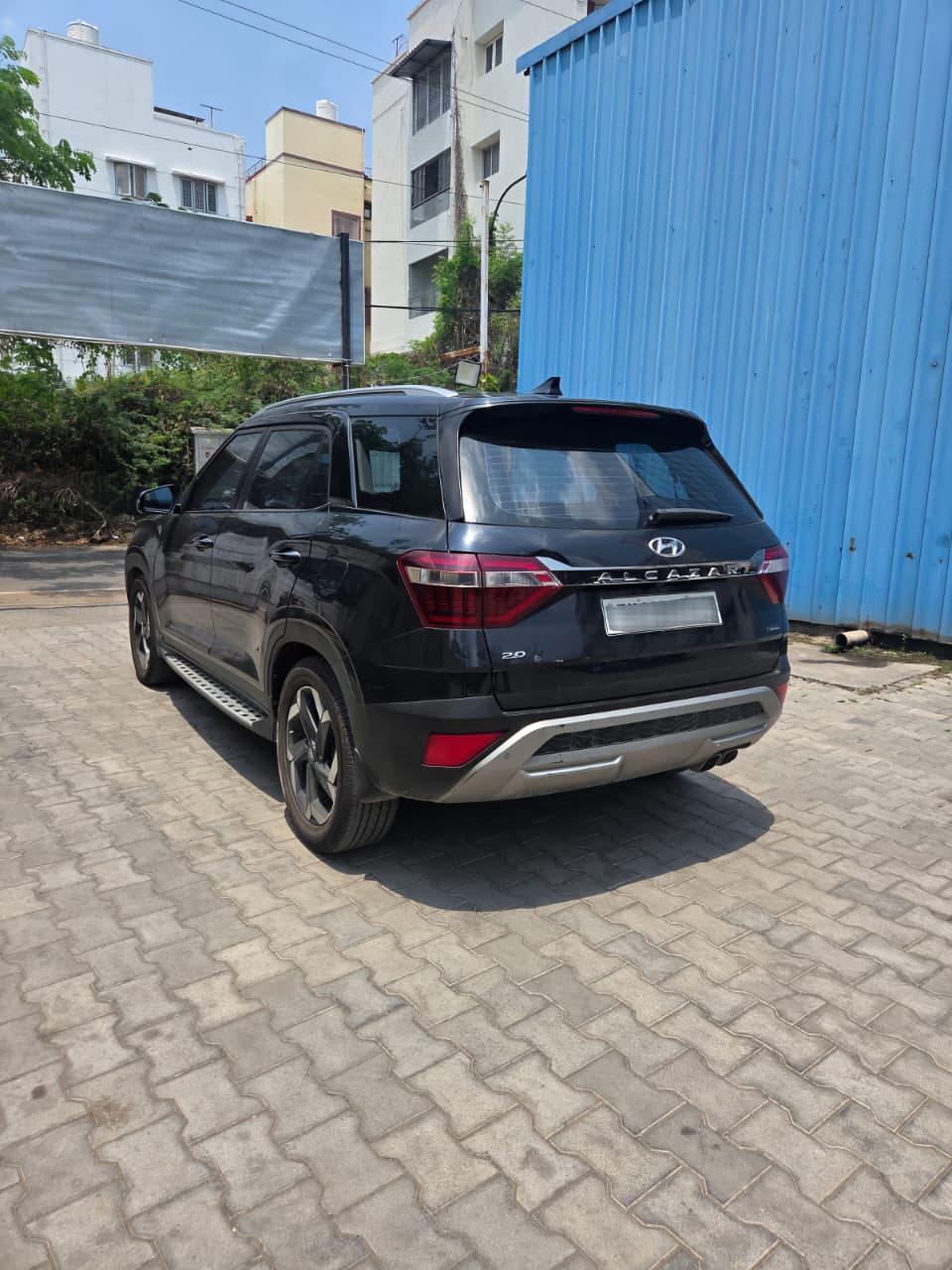 HYUNDAI ALCAZAR SIGNATURE 2.0 AT - Image 3