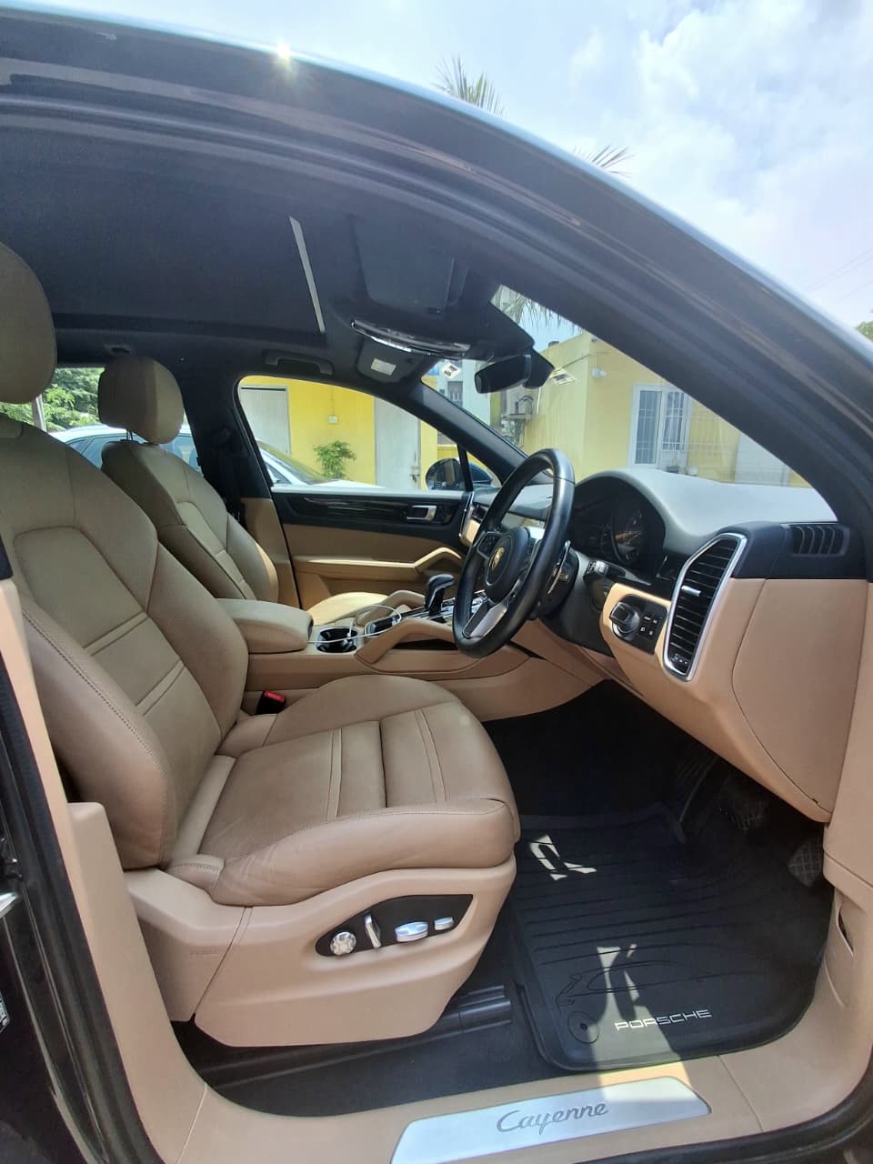 PORSCHE CAYENNE E-HYBRID - Image 2