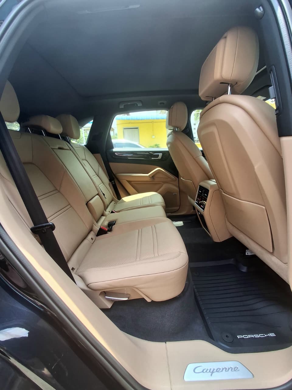 PORSCHE CAYENNE E-HYBRID - Image 3