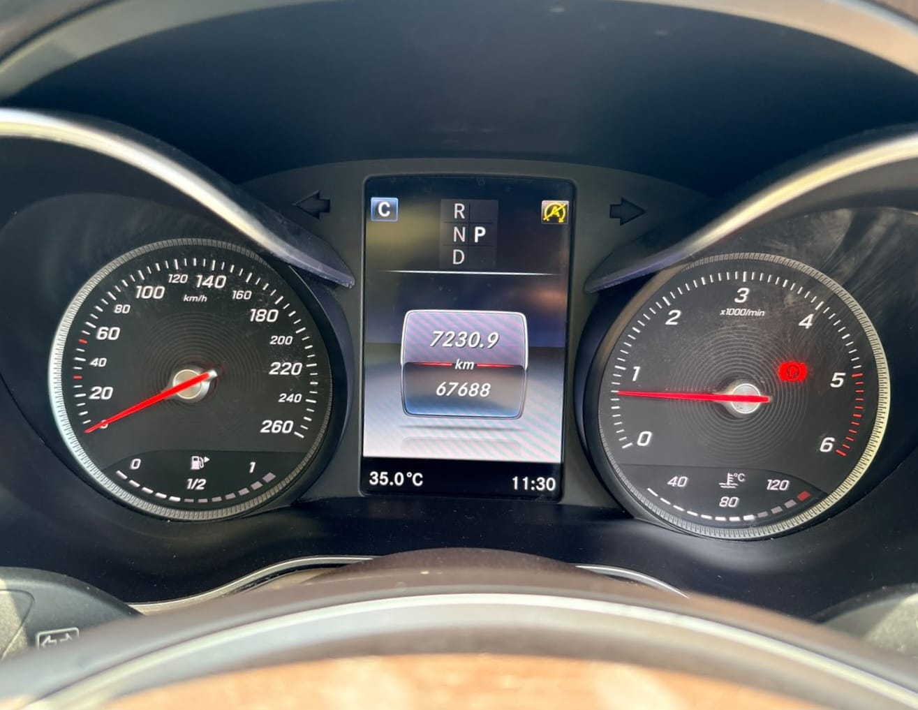 MERCEDES BENZ GLC 220D - Image 7