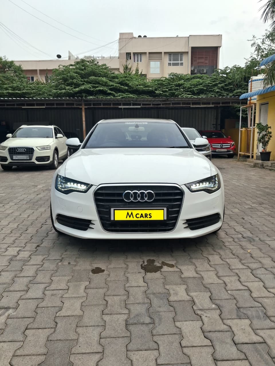 AUDI A6 20 TDI PREMIUM PLUS AT - Image 3