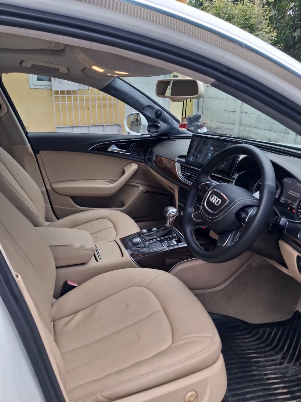 AUDI A6 20 TDI PREMIUM PLUS AT - Image 8